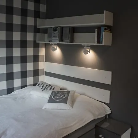 Zaciszny Apartament Pod Lasem Apartmán *