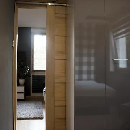 アパート Zaciszny Apartament Pod Lasem *