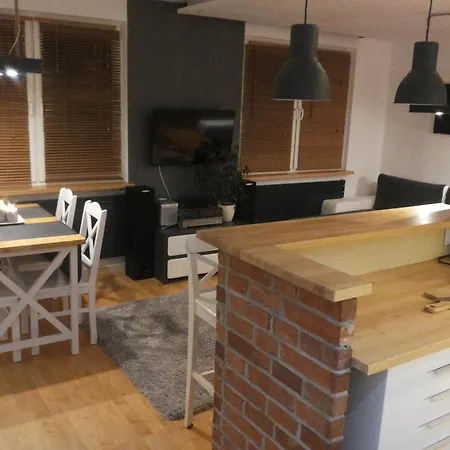 Zaciszny Apartament Pod Lasem アパート ソポト